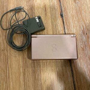 Pink Nintendo DS lite
